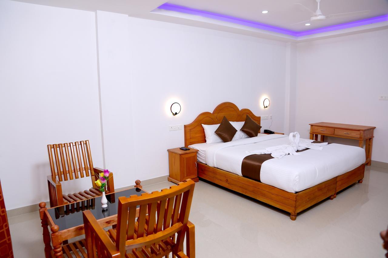 Spice Inn Kumily Екстериор снимка
